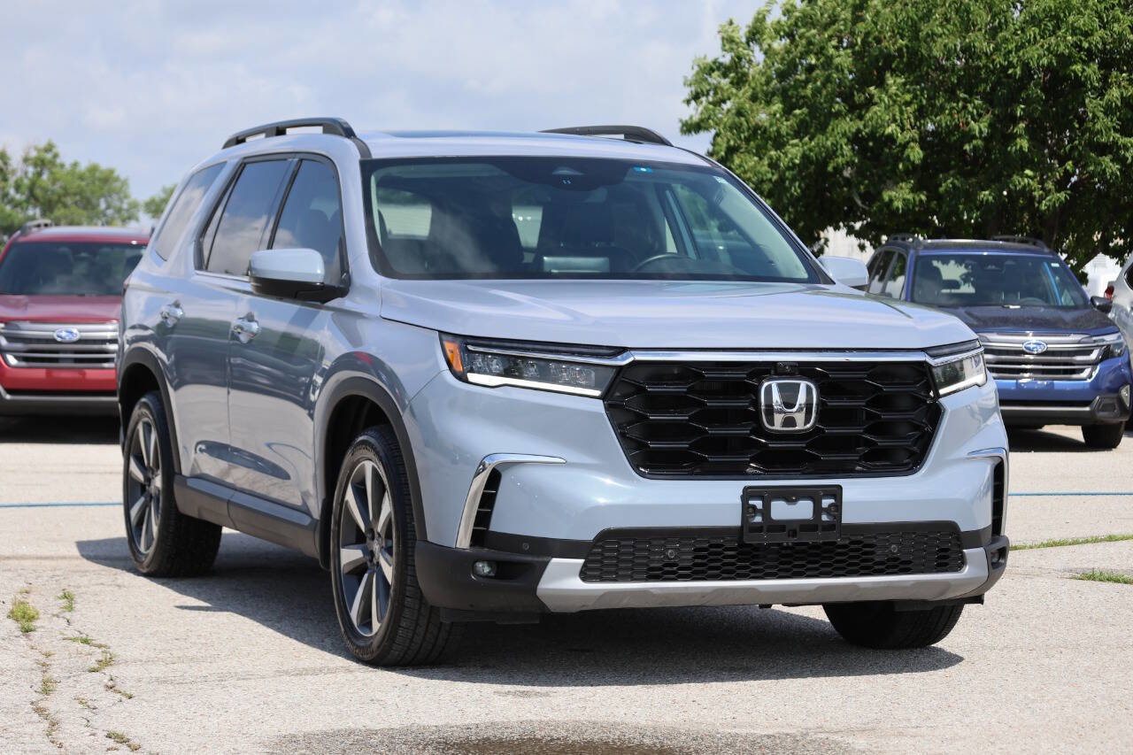 Used 2025 Honda Pilot Elite image 4