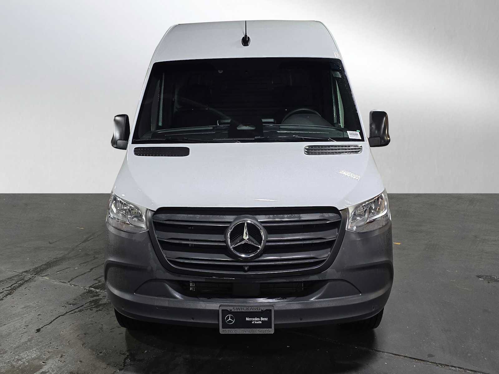 Used 2025 Mercedes-Benz Sprinter 2500 image 8