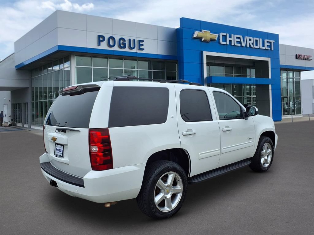 Used 2013 Chevrolet Tahoe LT w/ Luxury Package AWD/4WD image 2