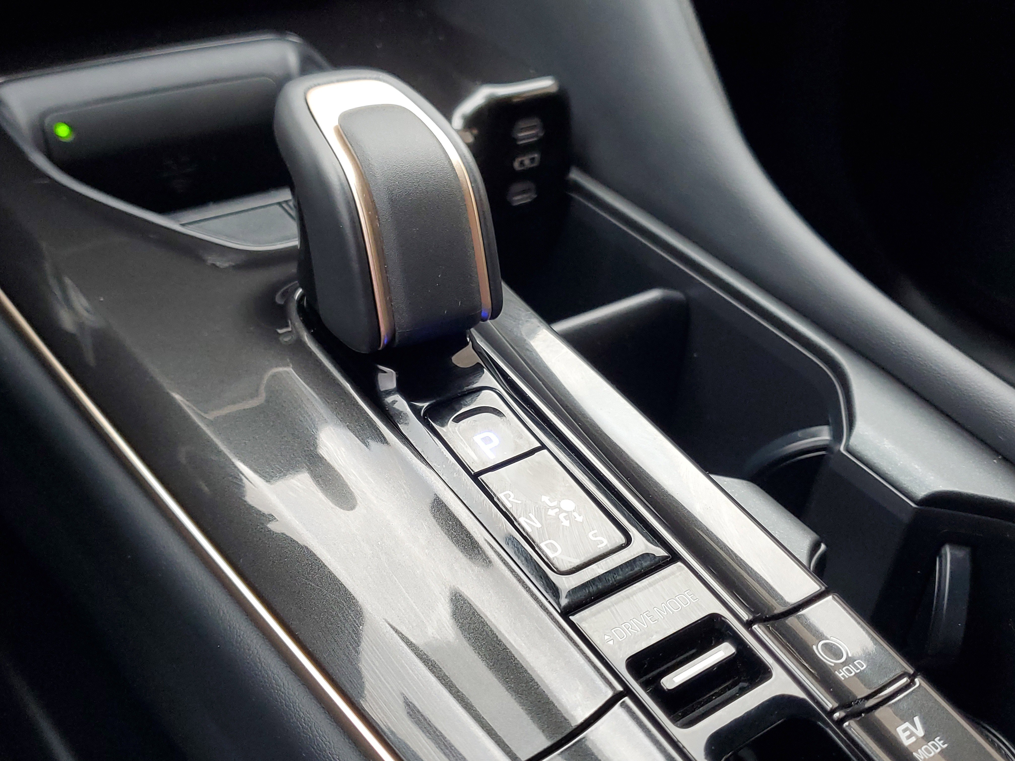 Used 2025 Toyota Crown Signia XLE image 32