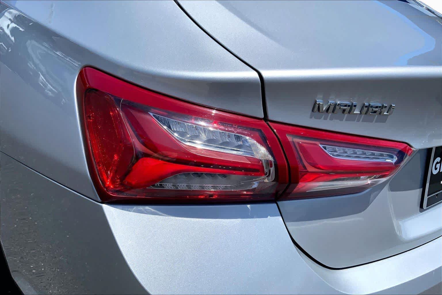 Used 2020 Chevrolet Malibu LT FWD image 29