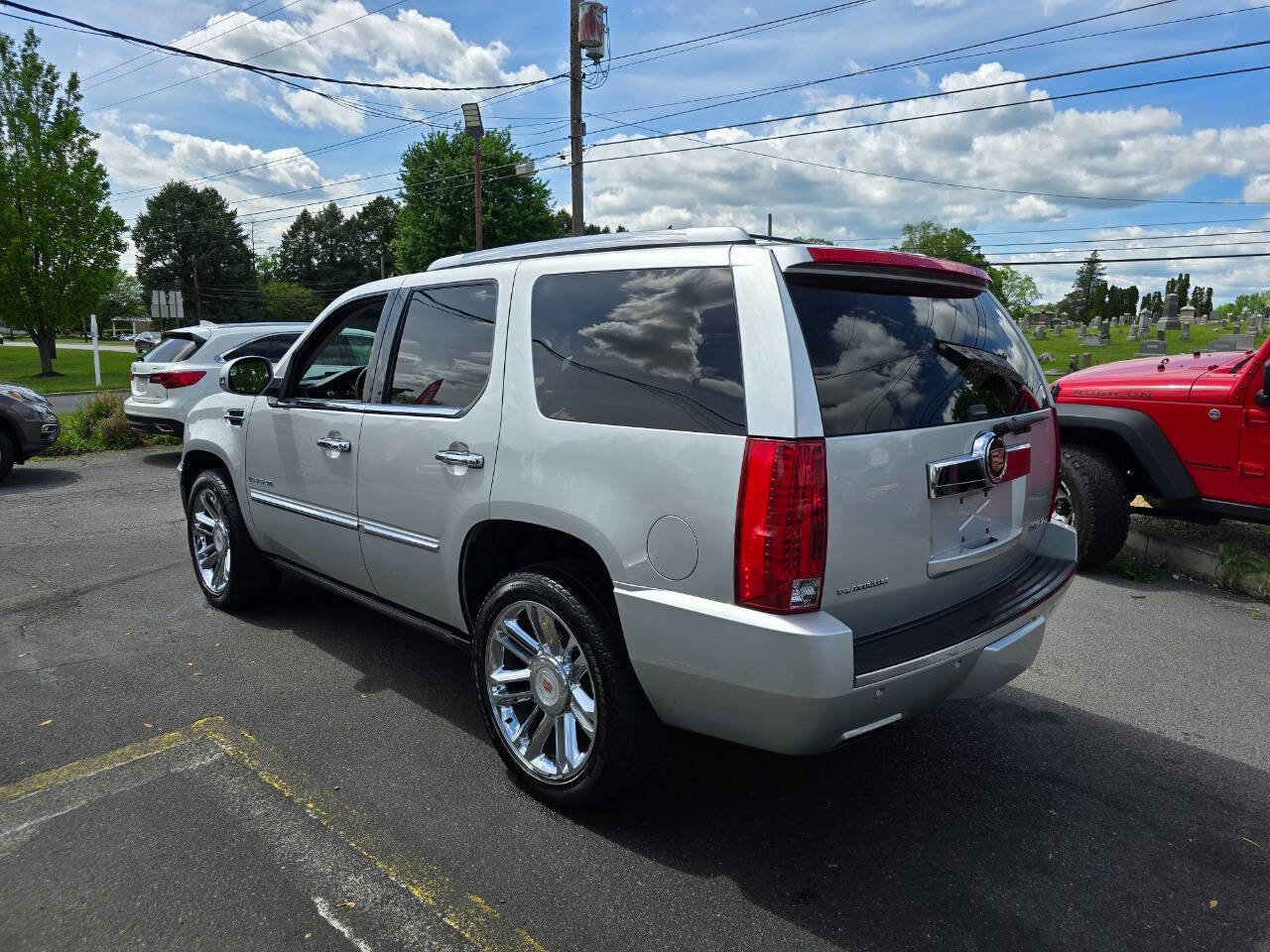 Used 2014 Cadillac Escalade Platinum image 5