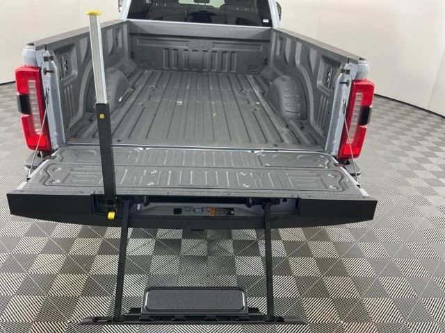 Certified 2025 Ford F350 Lariat w/ Black Appearance Package image 8