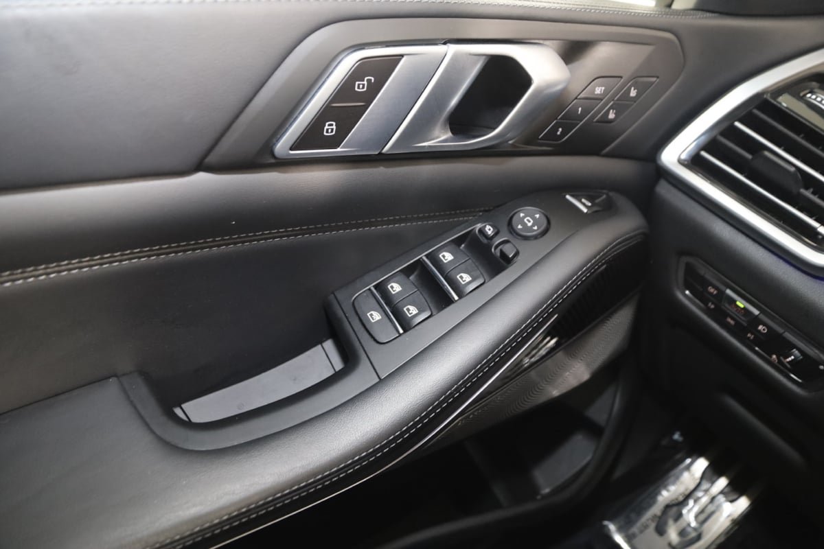 Used 2023 BMW X5 M w/ Executive Package AWD/4WD image 37