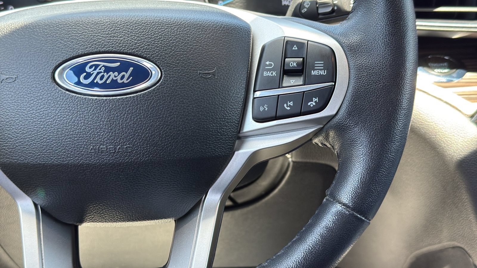 Used 2024 Ford Explorer Limited RWD image 12