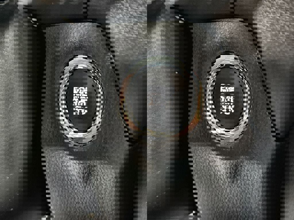 Used 2025 Toyota RAV4 XLE image 23