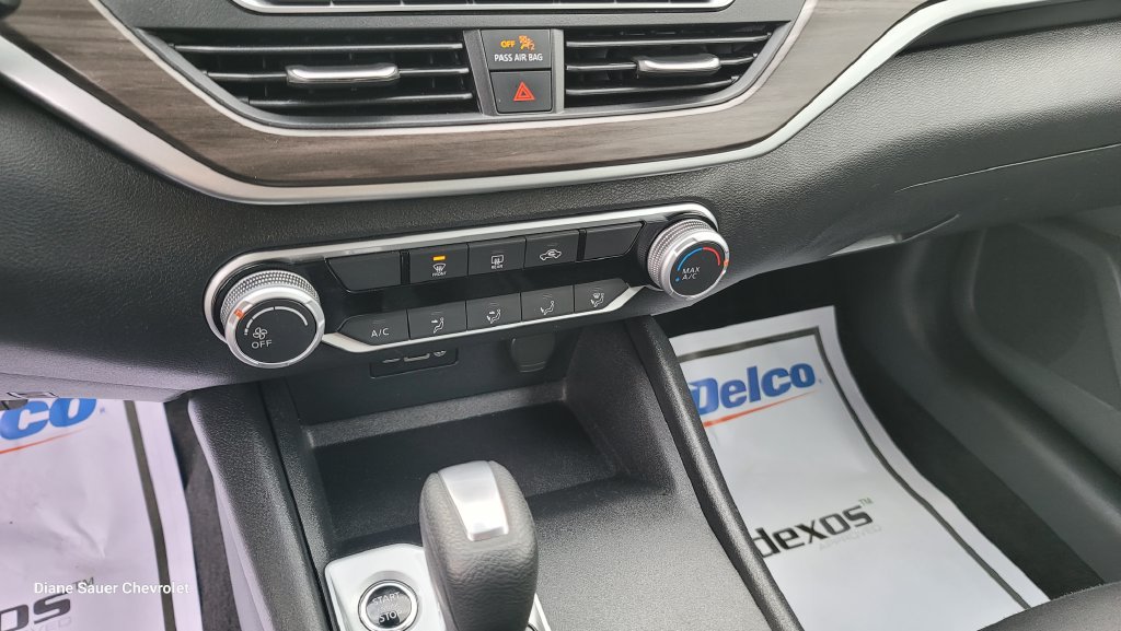 Used 2025 Nissan Altima 2.5 SV FWD image 22