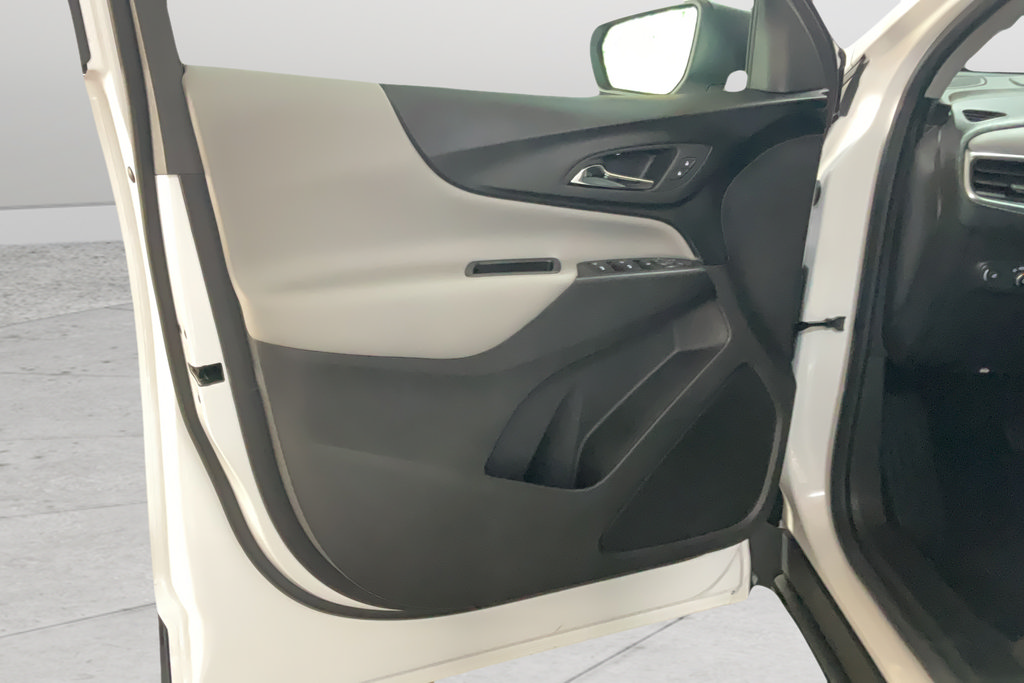 Certified 2024 Chevrolet Equinox LS w/ LS Convenience Package FWD image 11