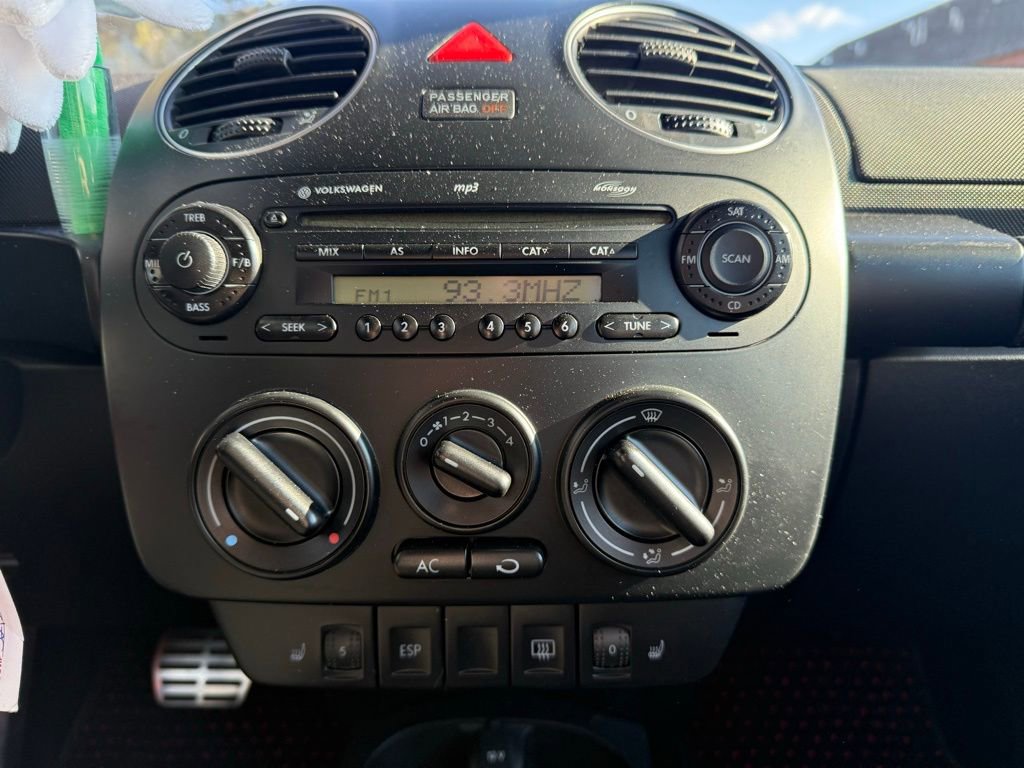 Used 2009 Volkswagen Beetle Blush image 16