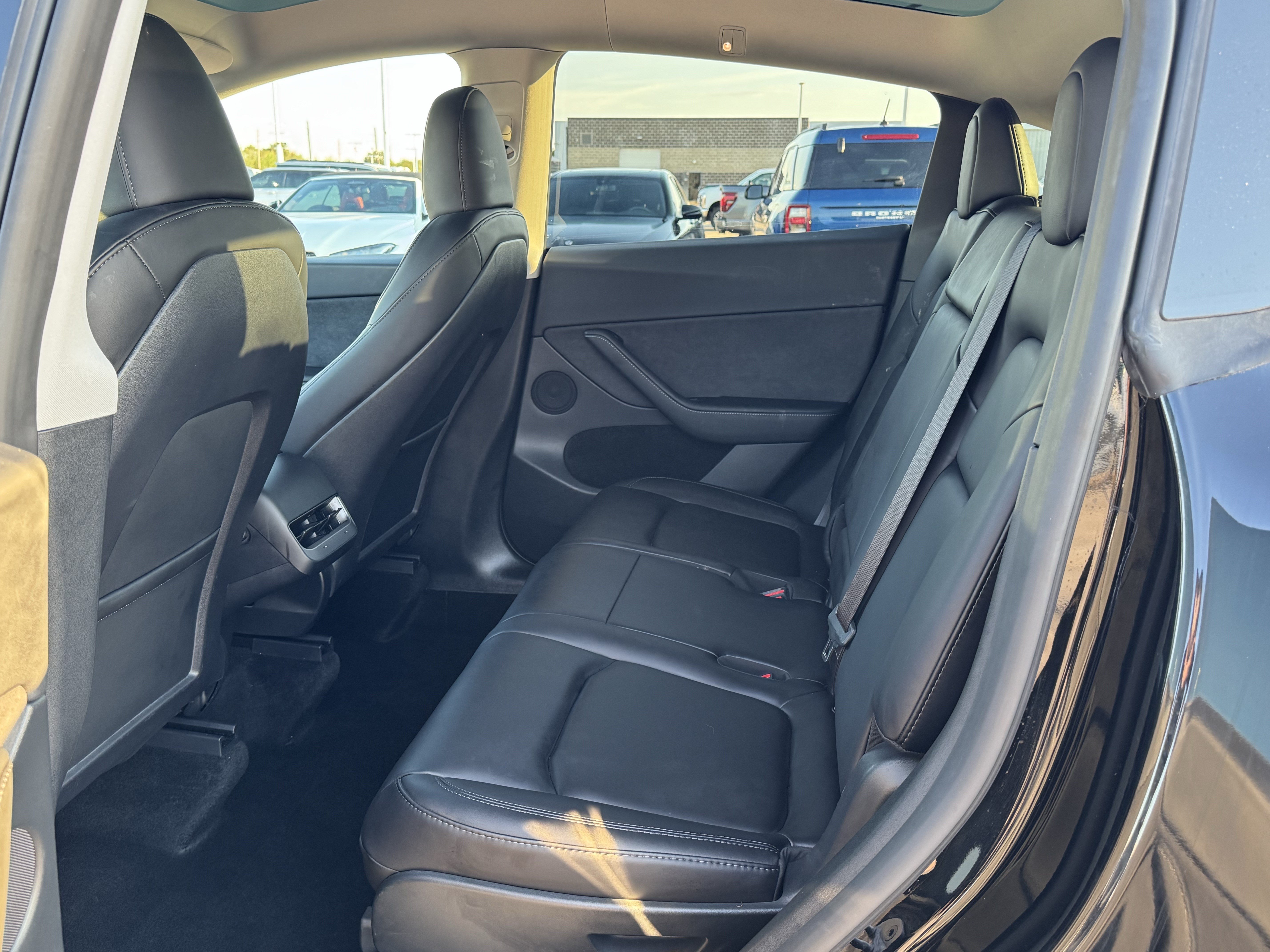 Used 2023 Tesla Model Y Long Range AWD/4WD image 17