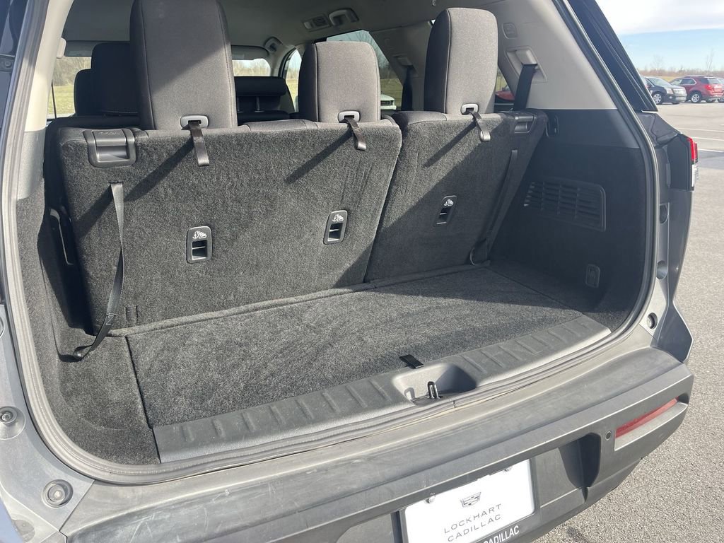 Used 2025 Nissan Pathfinder SV image 14