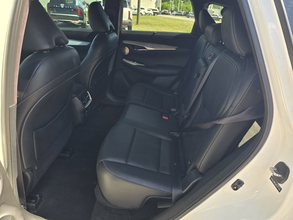 Used 2019 INFINITI QX50 Essential w/ Sensory Package FWD image 11