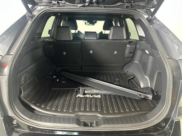Used 2023 Toyota RAV4 XSE AWD/4WD image 10