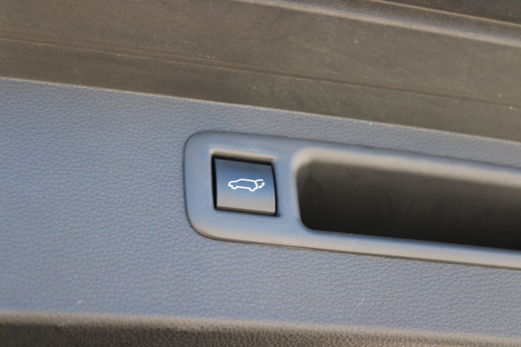 Used 2023 Toyota Highlander XLE FWD image 9