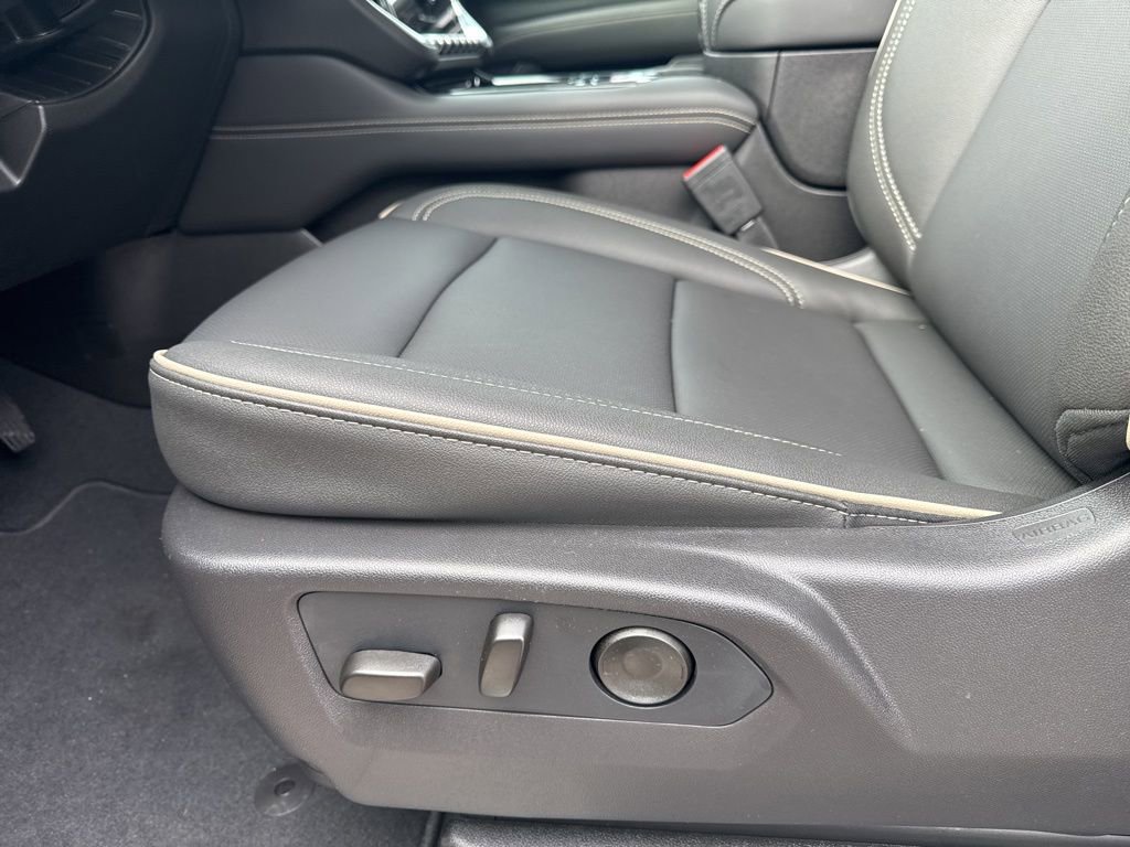 New 2026 GMC Yukon Elevation image 19