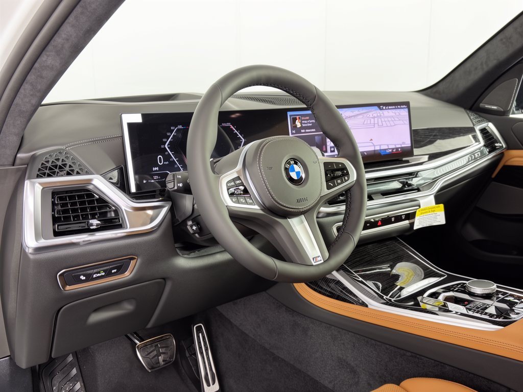 New 2027 BMW X7 xDrive40i w/ M Sport Package AWD/4WD image 4