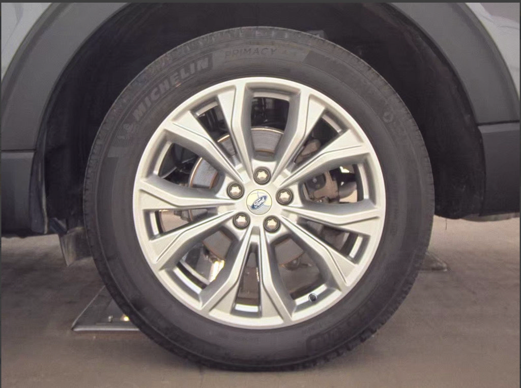 Used 2023 Ford Explorer XLT w/ Equipment Group 202A AWD/4WD image 12