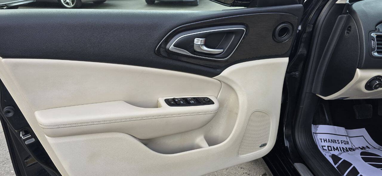 Used 2016 Chrysler 200 C w/ Navigation & Sound Group I FWD image 14