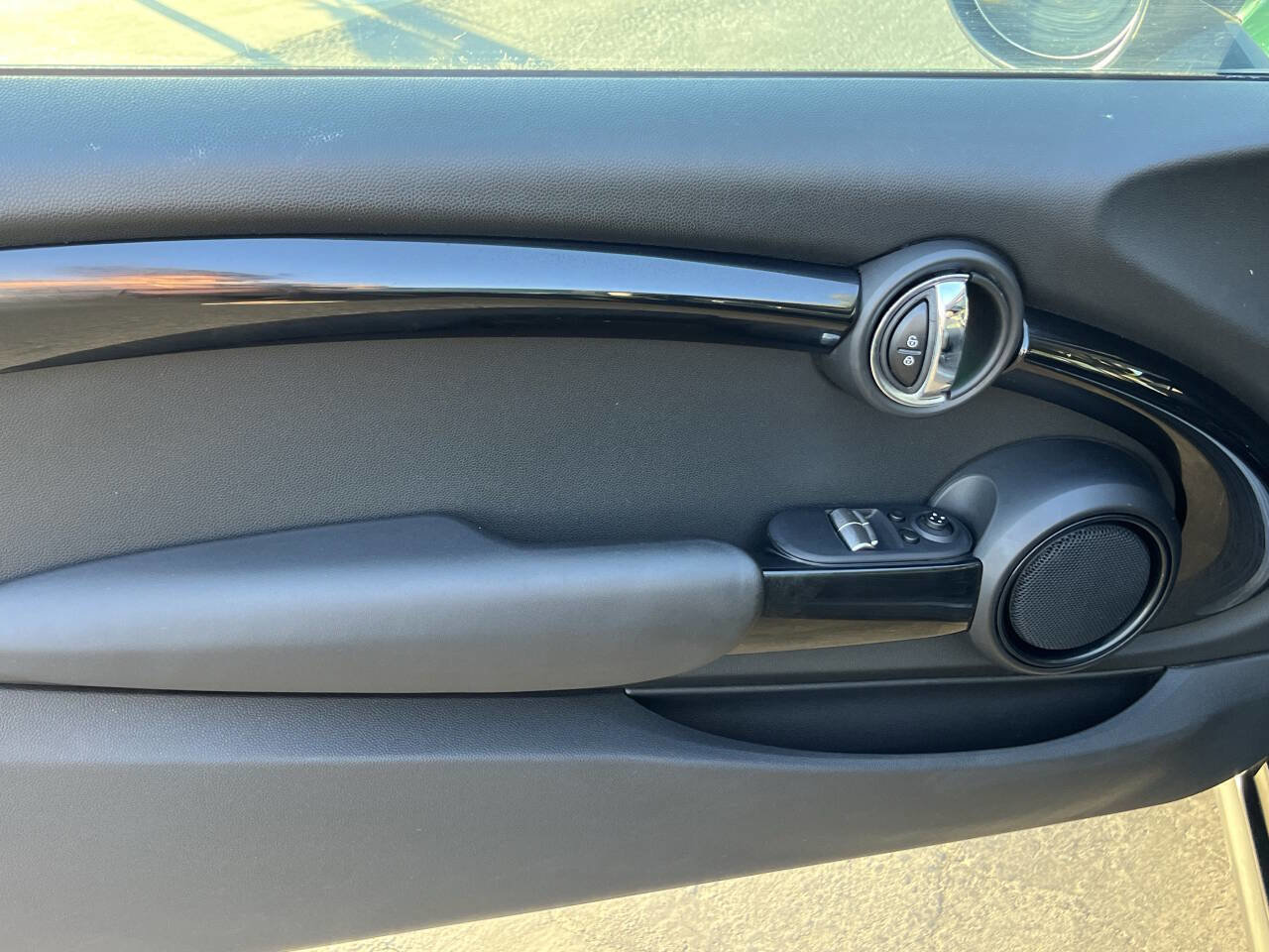 Used 2014 MINI Cooper 2-Door Hardtop image 9