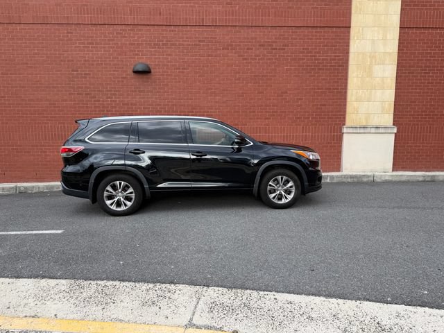 Used 2015 Toyota Highlander XLE AWD/4WD image 2