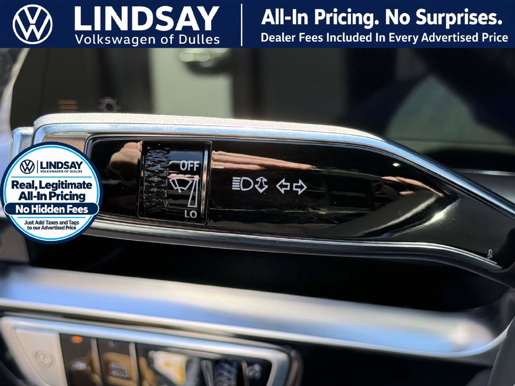 Used 2025 Cadillac Lyriq Luxury AWD/4WD image 22
