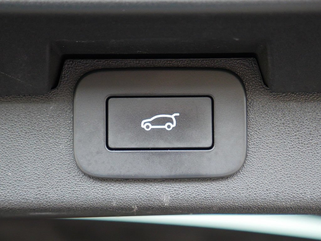 Used 2025 Land Rover Discovery Metropolitan Edition AWD/4WD image 63