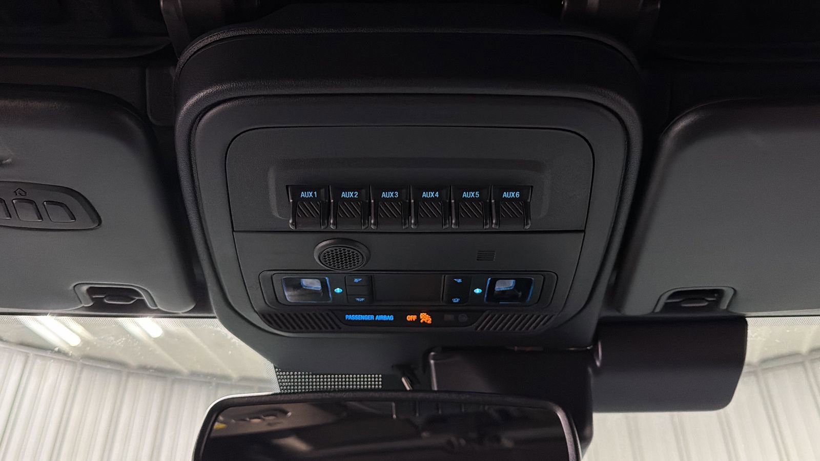 Used 2025 Ford Bronco Badlands image 33