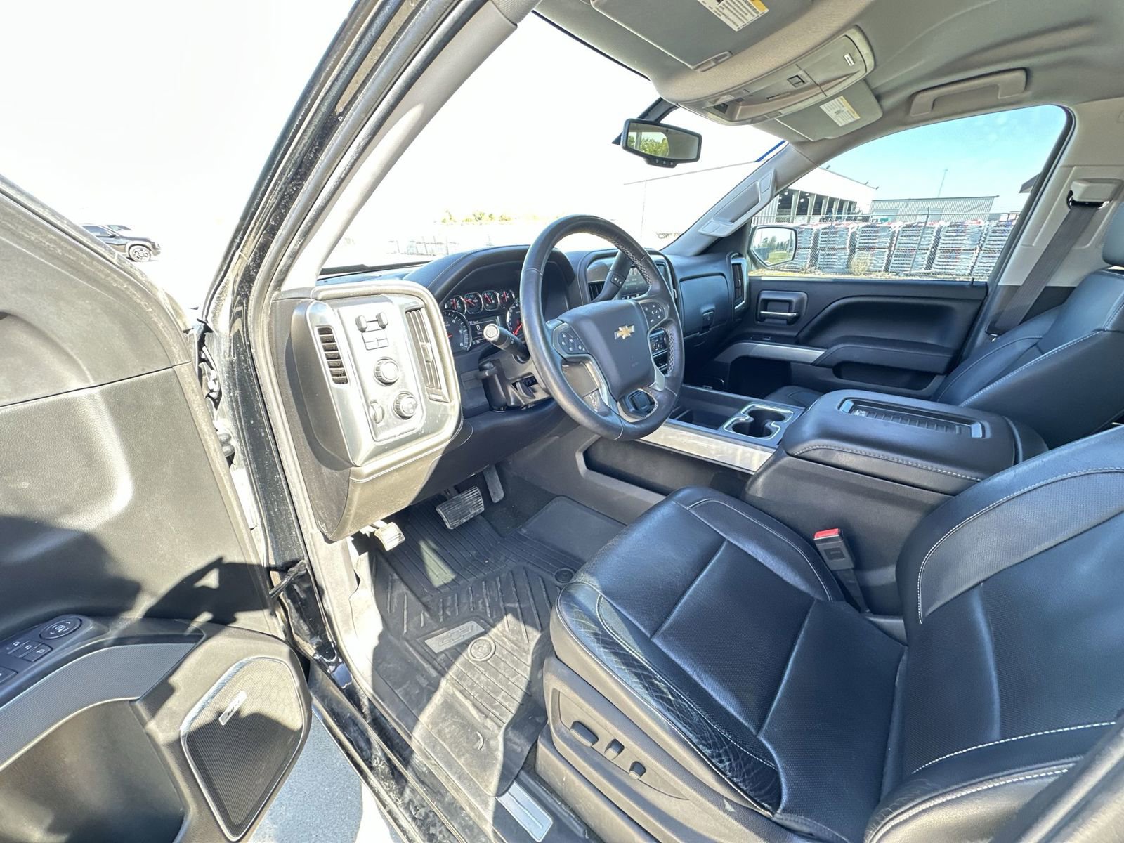 Used 2017 Chevrolet Silverado 1500 LTZ Z71 w/ LTZ Plus Package AWD/4WD image 10