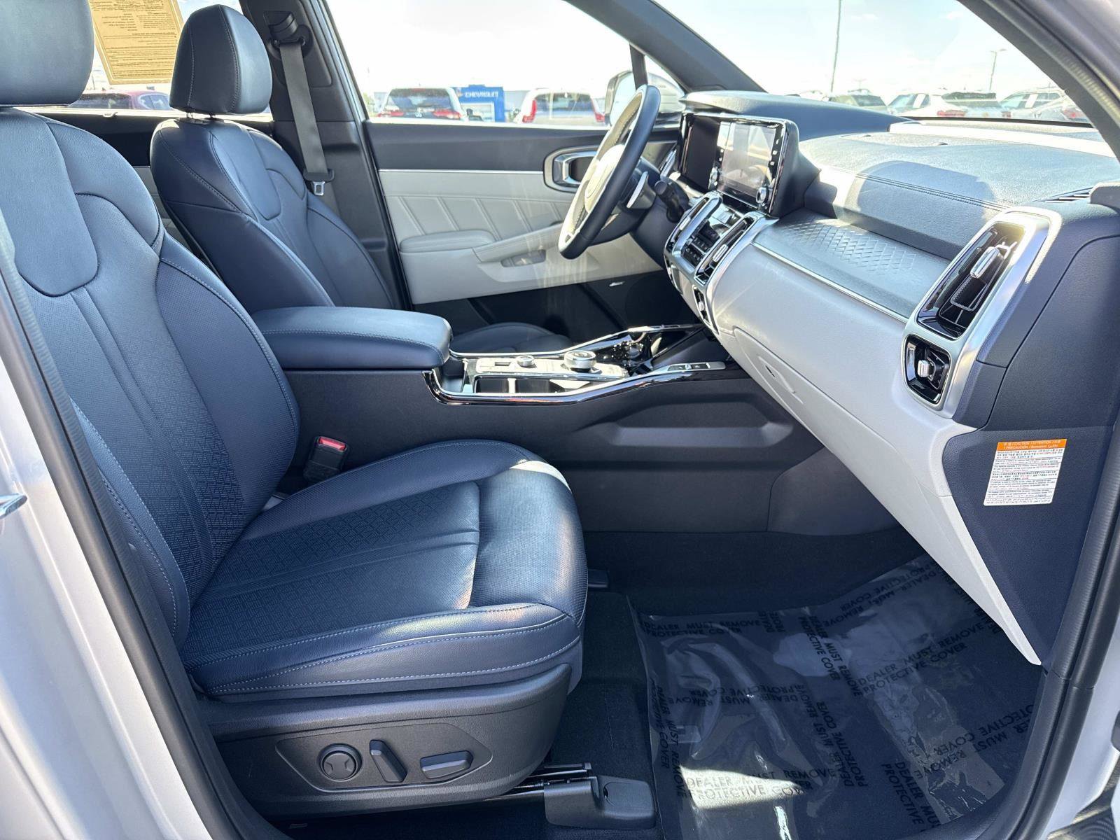 Used 2023 Kia Sorento SX Prestige image 19