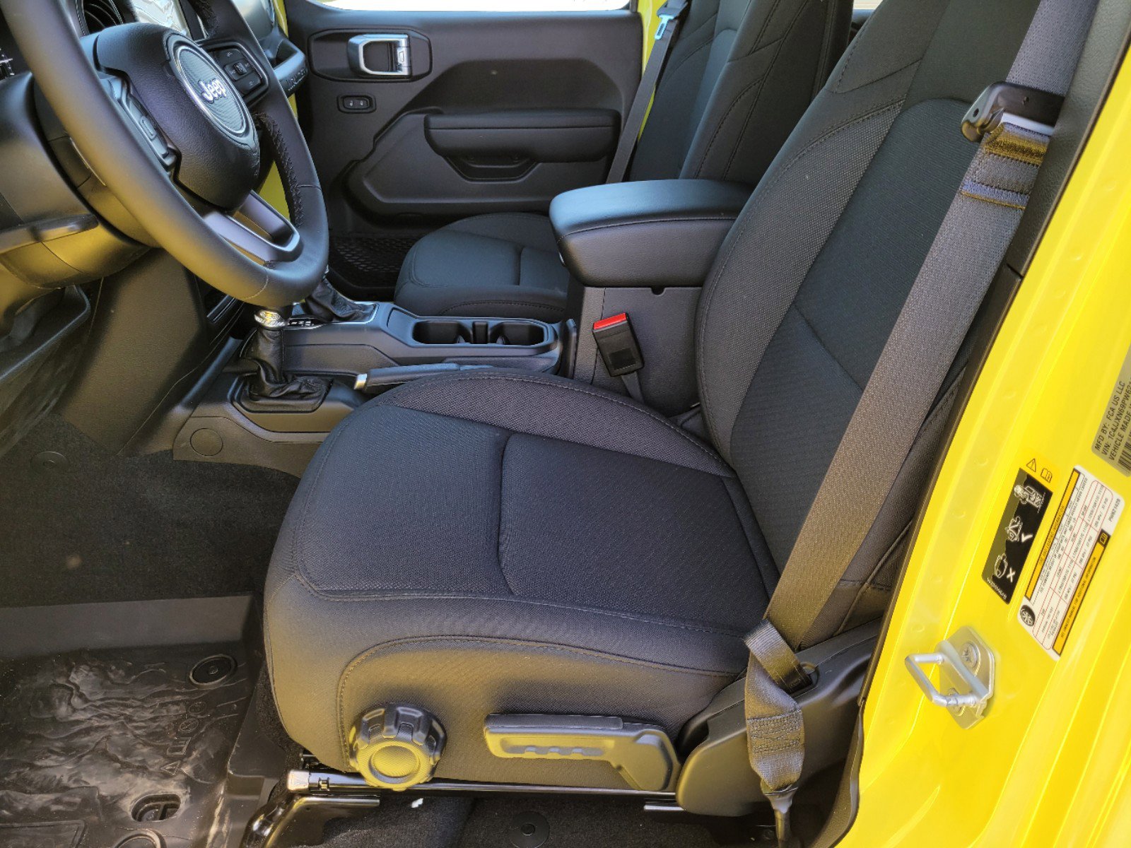 New 2023 Jeep Wrangler Unlimited w/ Sun & Screen Package image 8