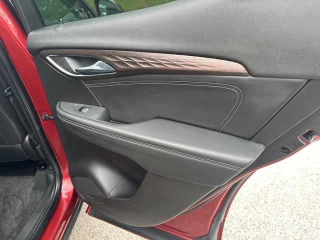 Used 2023 Buick Envision Avenir image 46