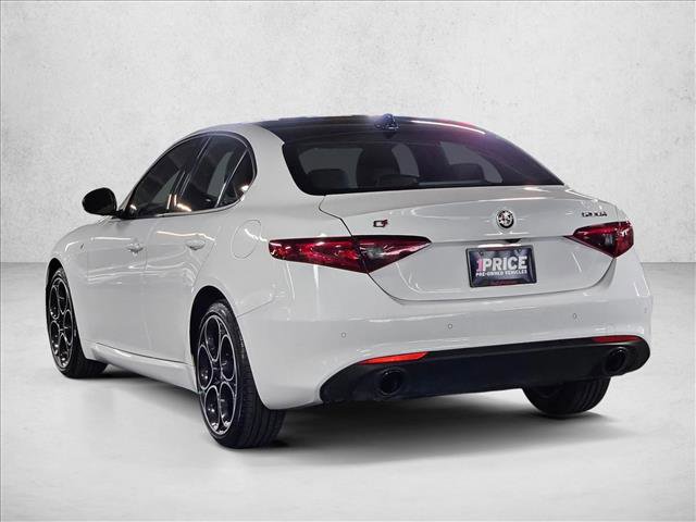 Used 2022 Alfa Romeo Giulia Ti image 8