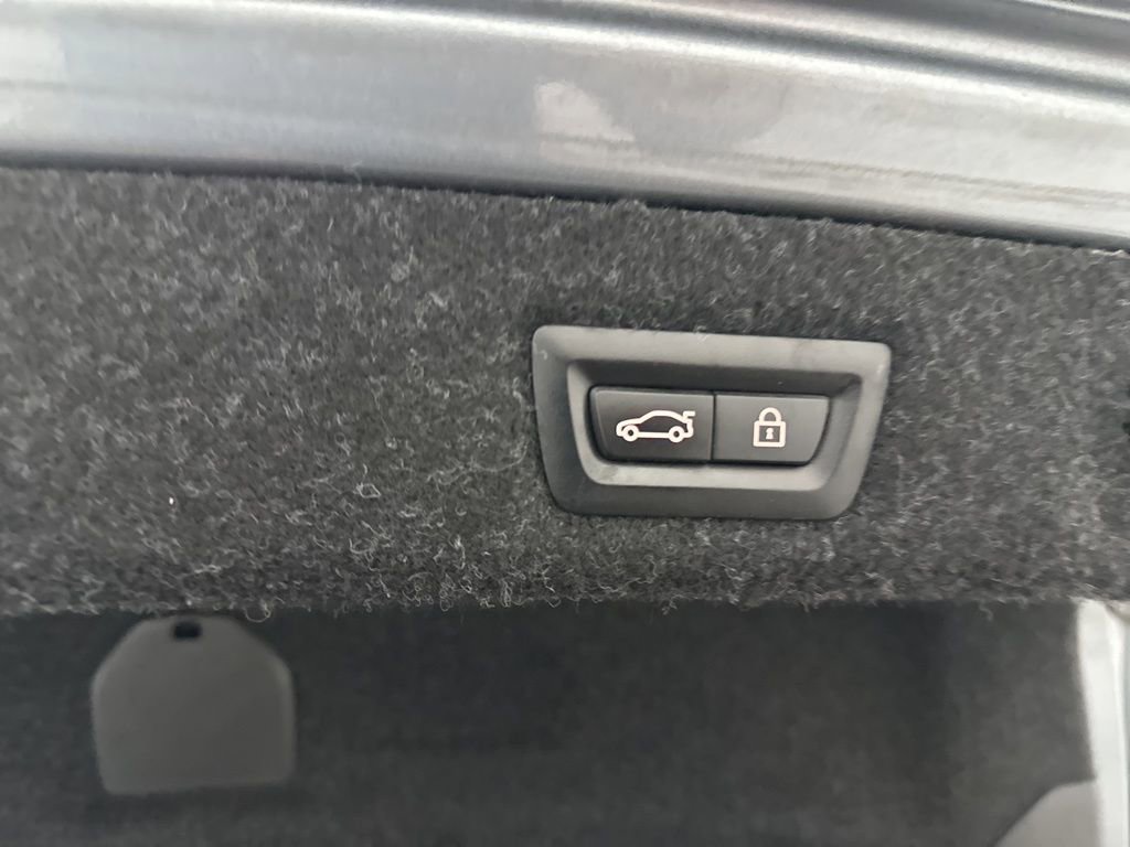 Used 2018 BMW 530e w/ Premium Package 2 image 23