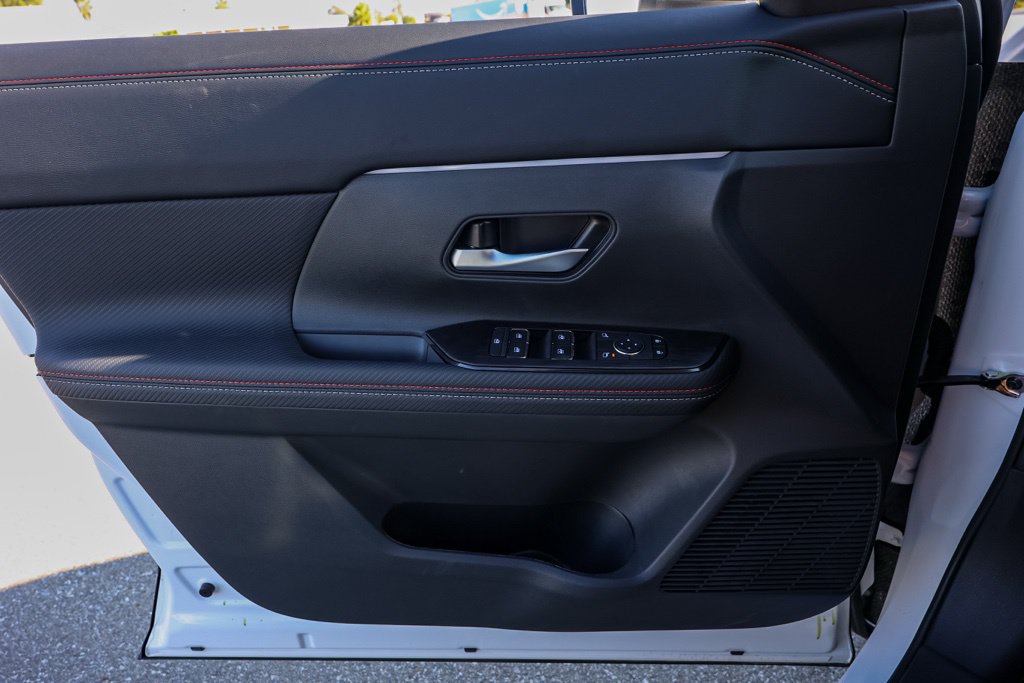 New 2026 Nissan Kicks SR FWD image 24