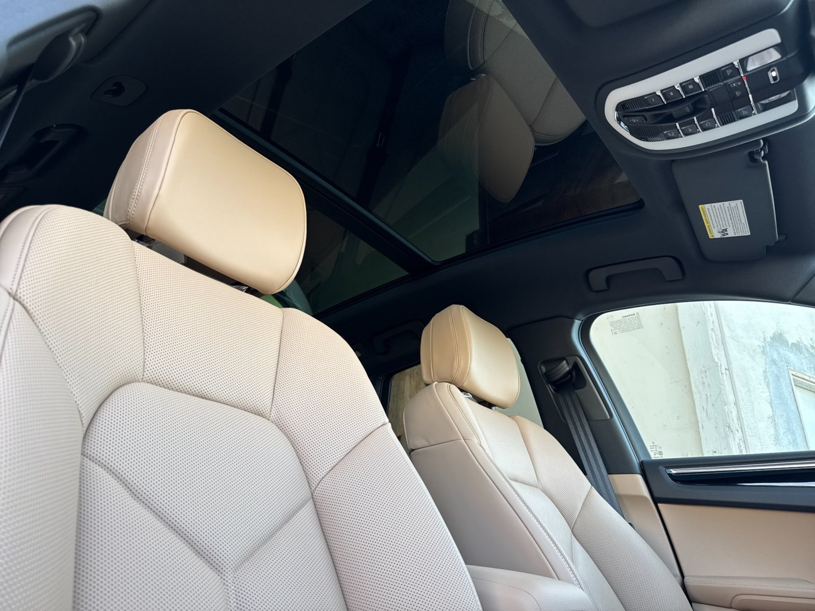Certified 2026 Porsche Macan AWD/4WD image 19