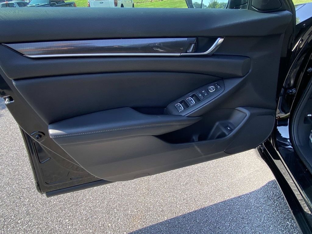 Used 2022 Honda Accord Sport image 16