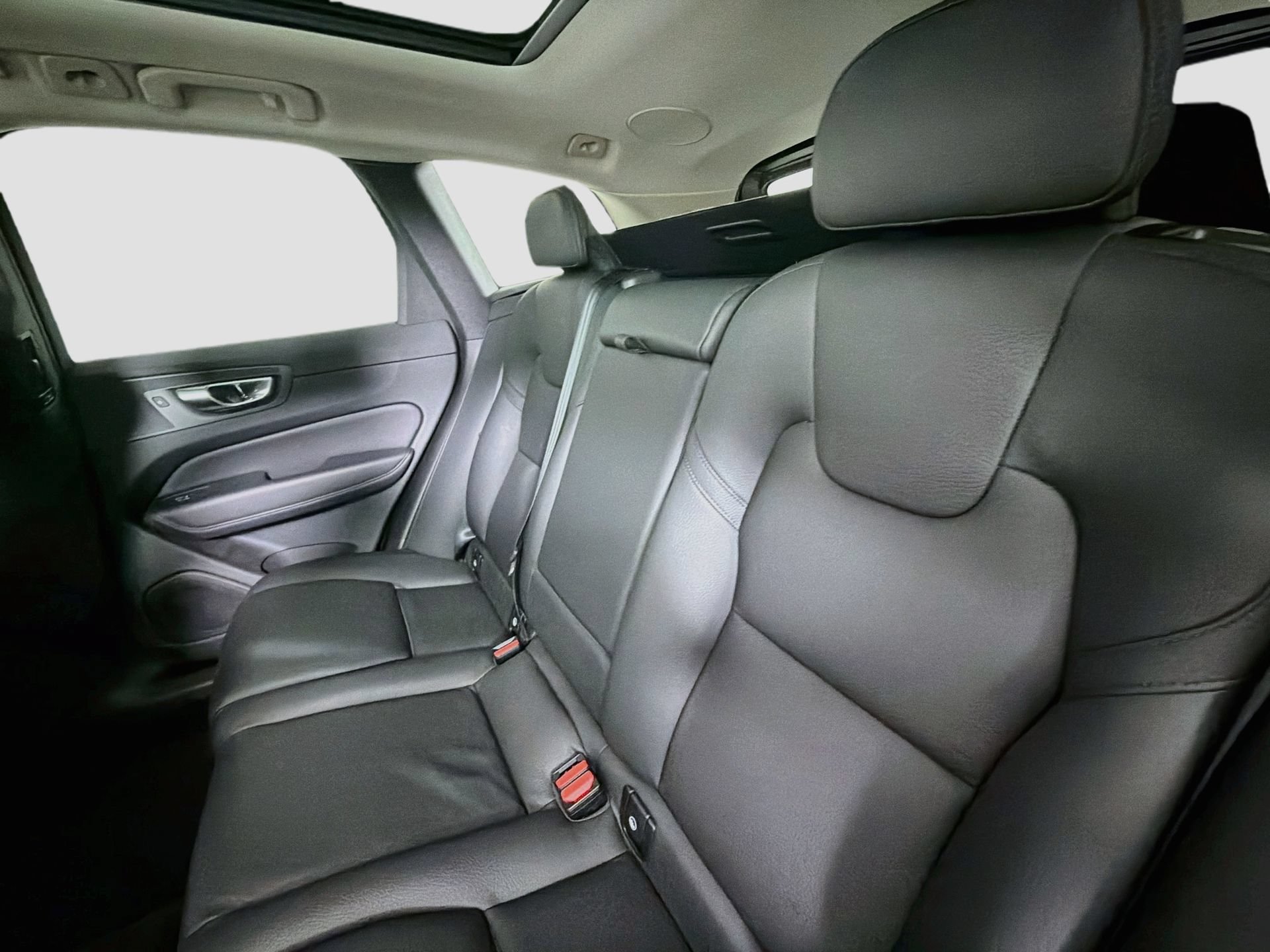 Certified 2023 Volvo XC60 B5 Plus w/ Protection Package Premier FWD image 26