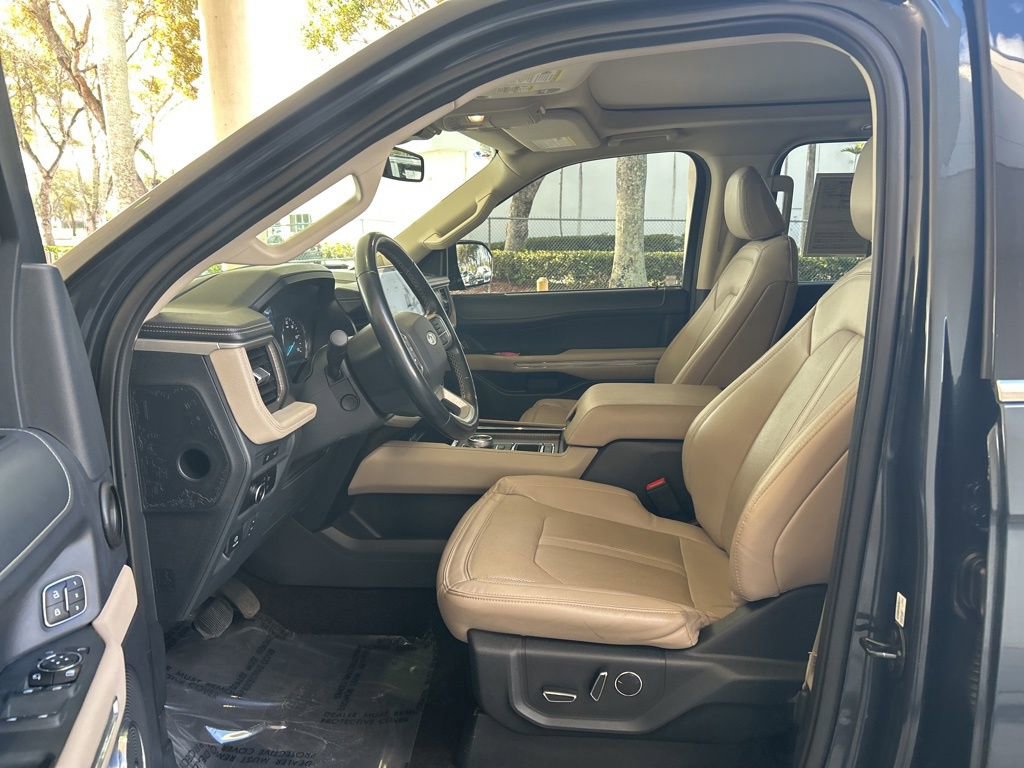 Used 2023 Ford Expedition Max Limited image 5