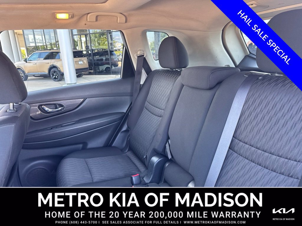 Used 2017 Nissan Rogue SV AWD/4WD image 33