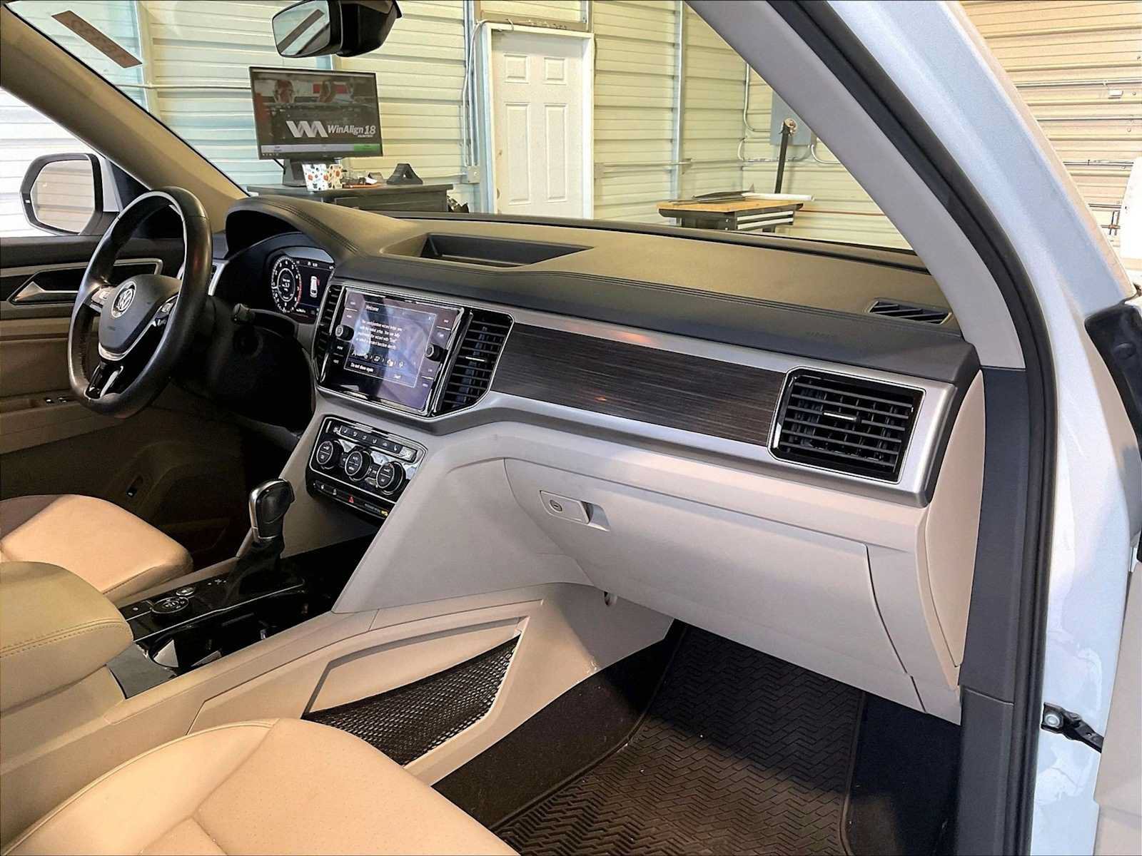 Used 2019 Volkswagen Atlas SEL AWD/4WD image 17