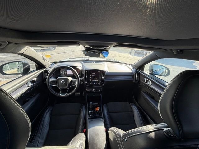 Used 2021 Volvo XC40 T4 R-Design w/ Climate Package image 13