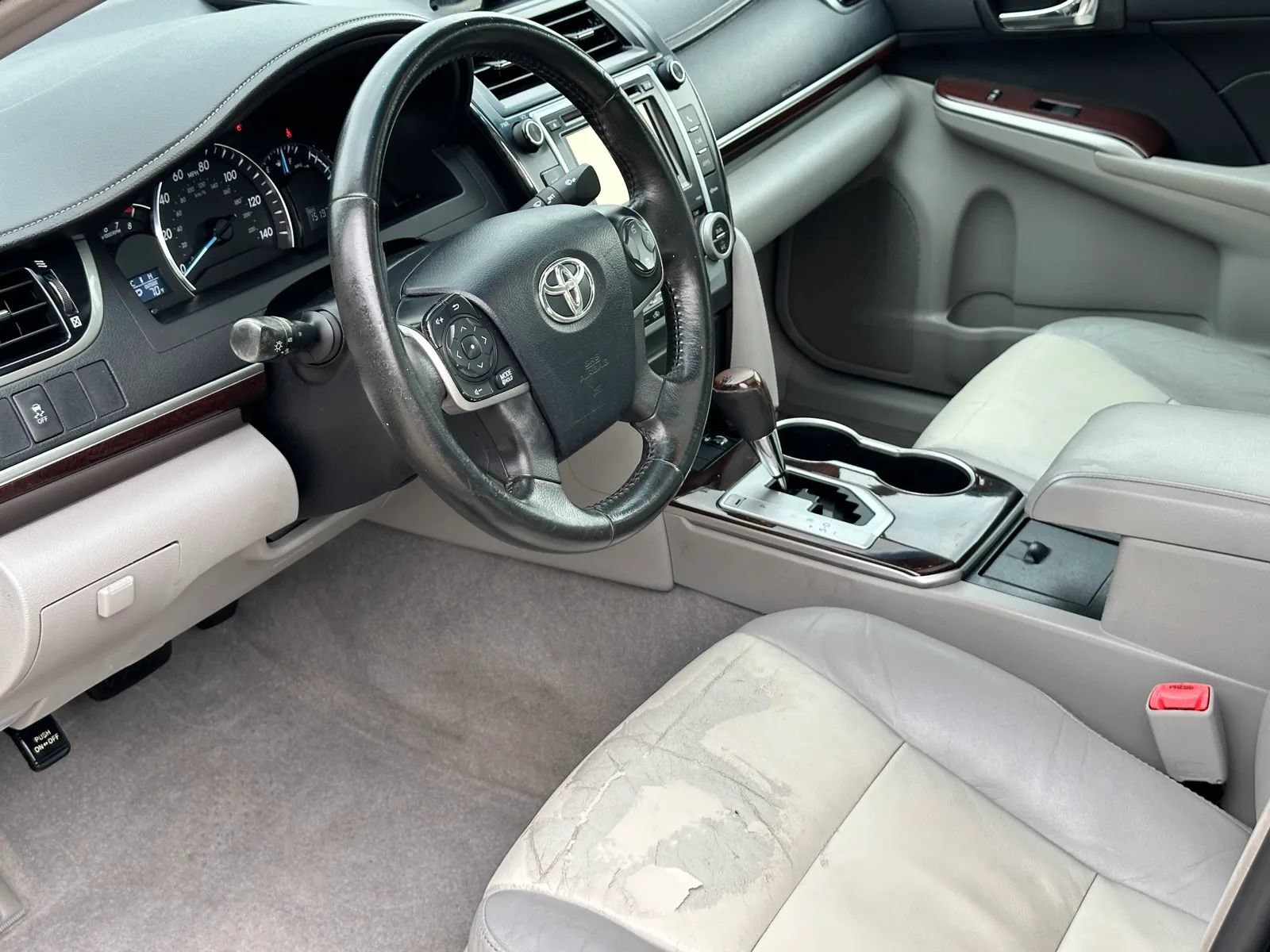 Used 2013 Toyota Camry XLE w/ Leather Pkg FWD image 10
