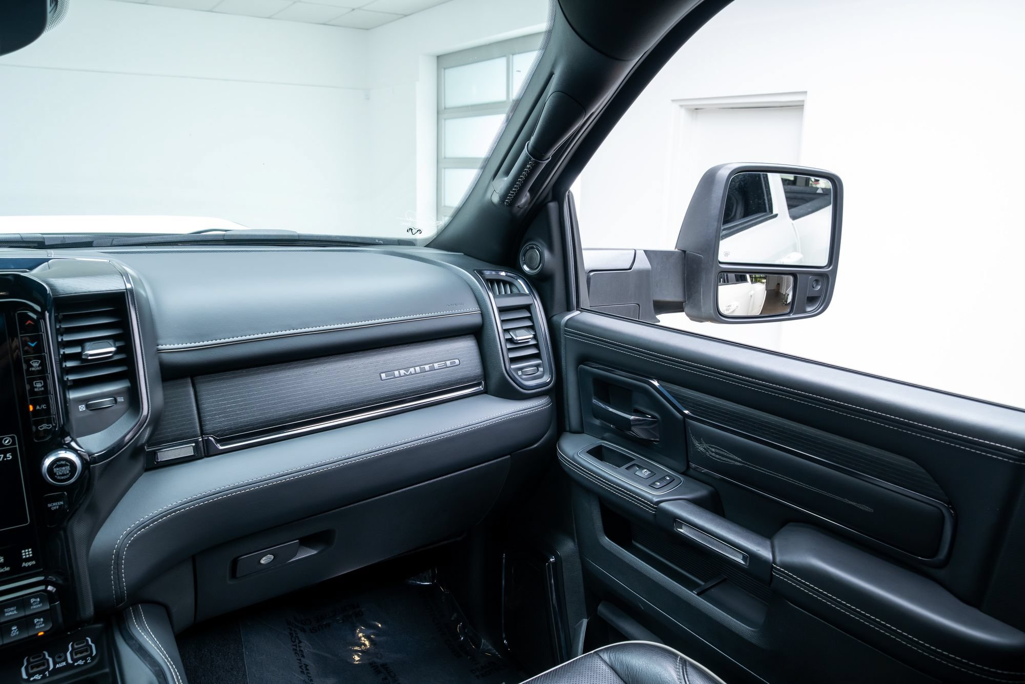 Used 2024 RAM 3500 Limited w/ Night Edition AWD/4WD image 8