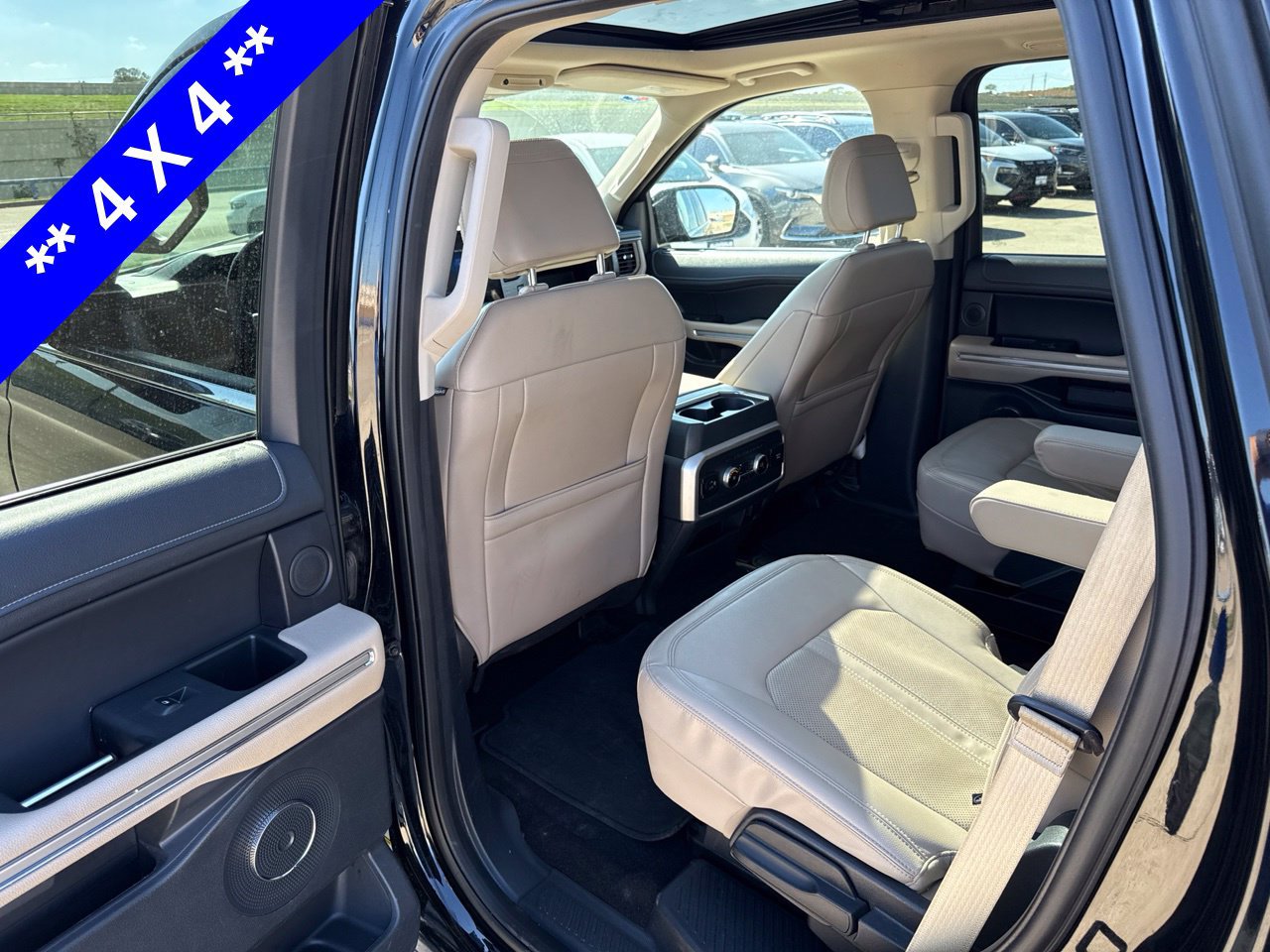 Used 2023 Ford Expedition Limited AWD/4WD image 8