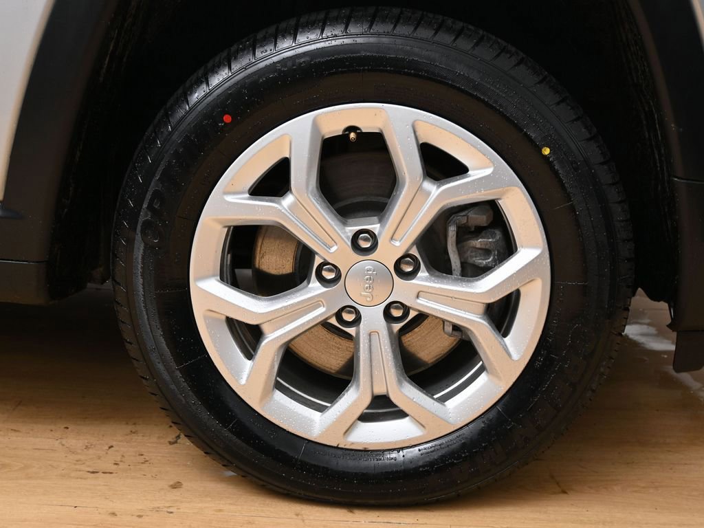 Used 2024 Jeep Compass Sport image 14