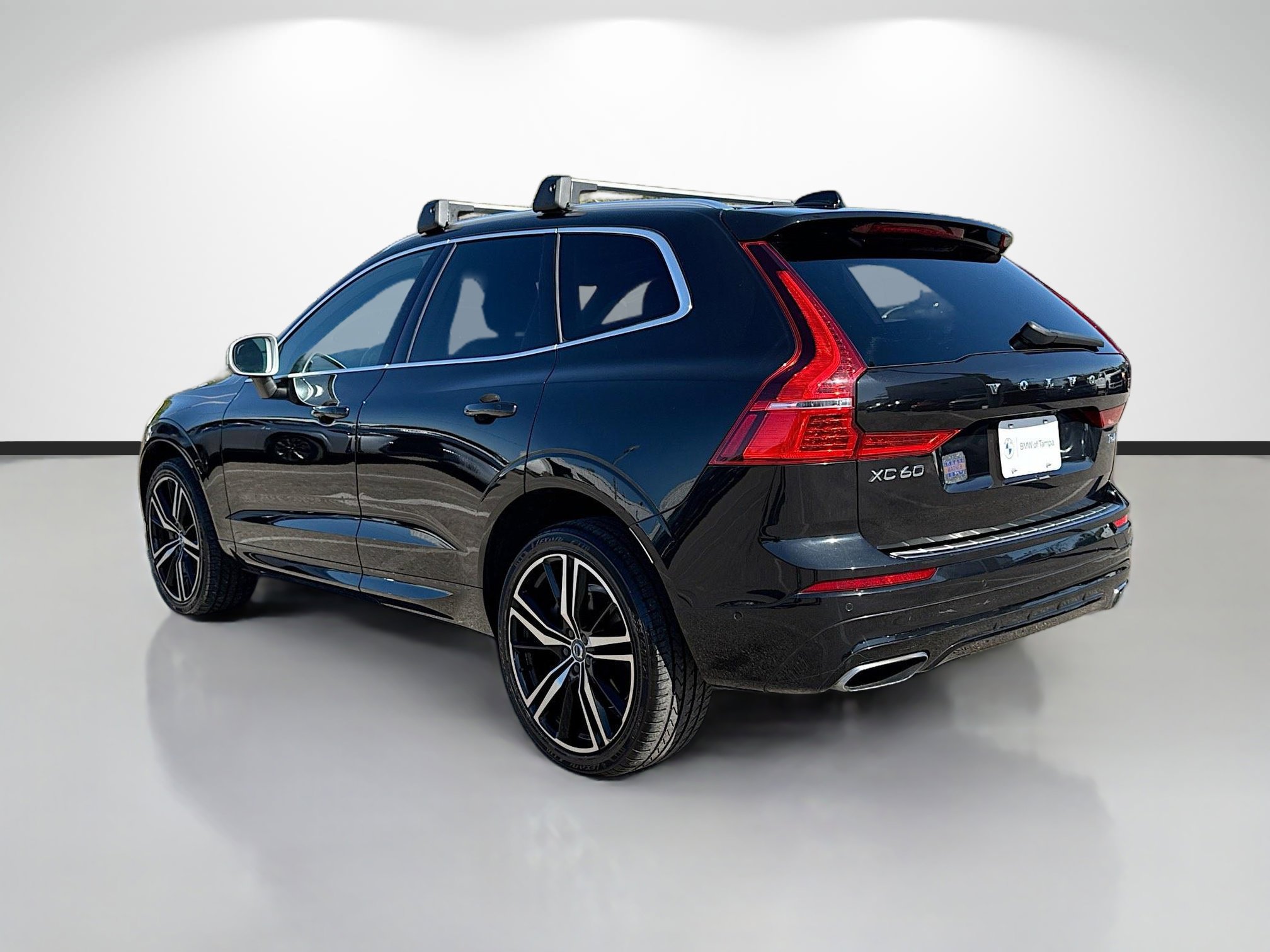 Used 2018 Volvo XC60 T6 R-Design w/ Convenience Package AWD/4WD image 5