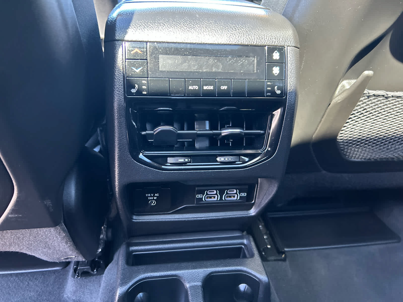 Used 2023 Jeep Grand Cherokee L Limited w/ Luxury Tech Group II AWD/4WD image 26