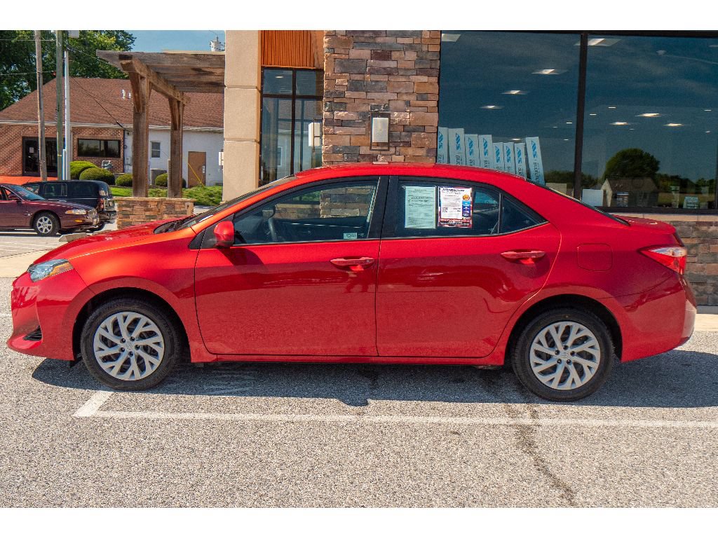 Used 2018 Toyota Corolla LE FWD image 6