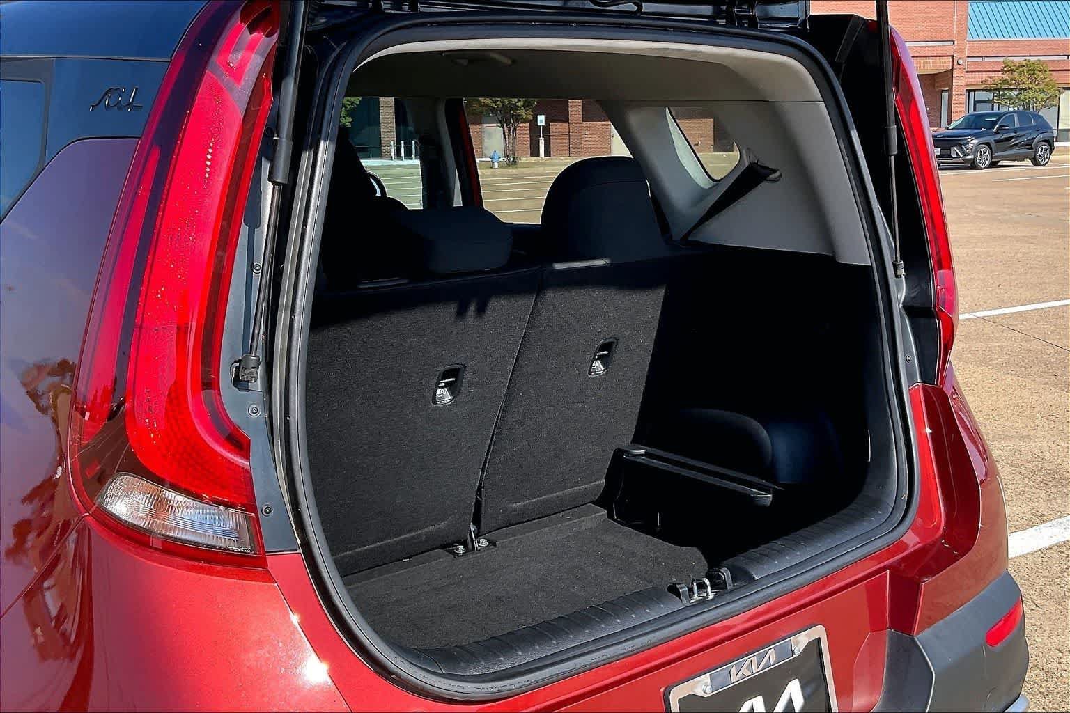 Certified 2021 Kia Soul X-Line FWD image 17