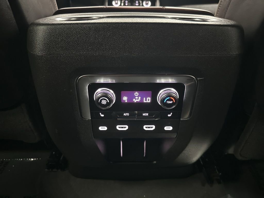 Used 2024 GMC Yukon Denali Ultimate AWD/4WD image 20